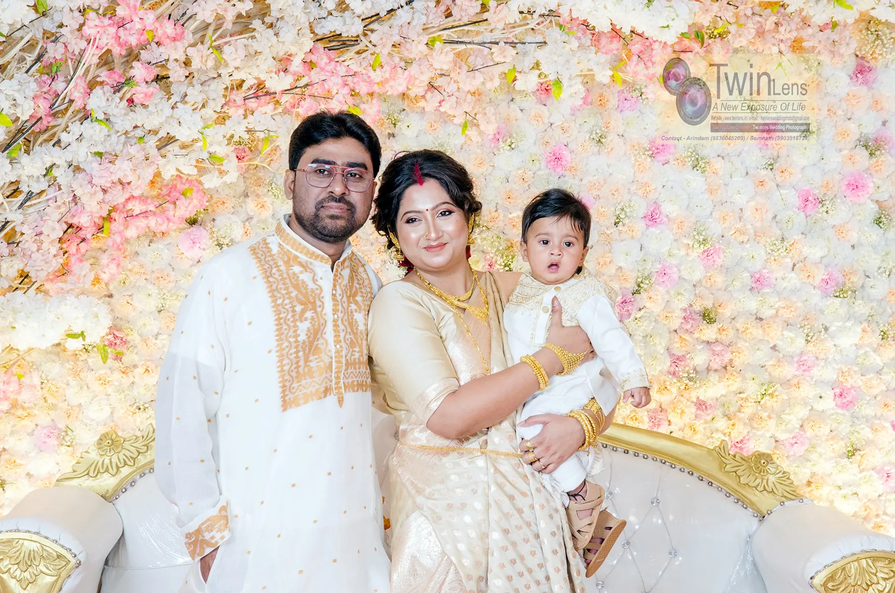 Bengali rice ceremony family photography by Twin Lens Kolkata