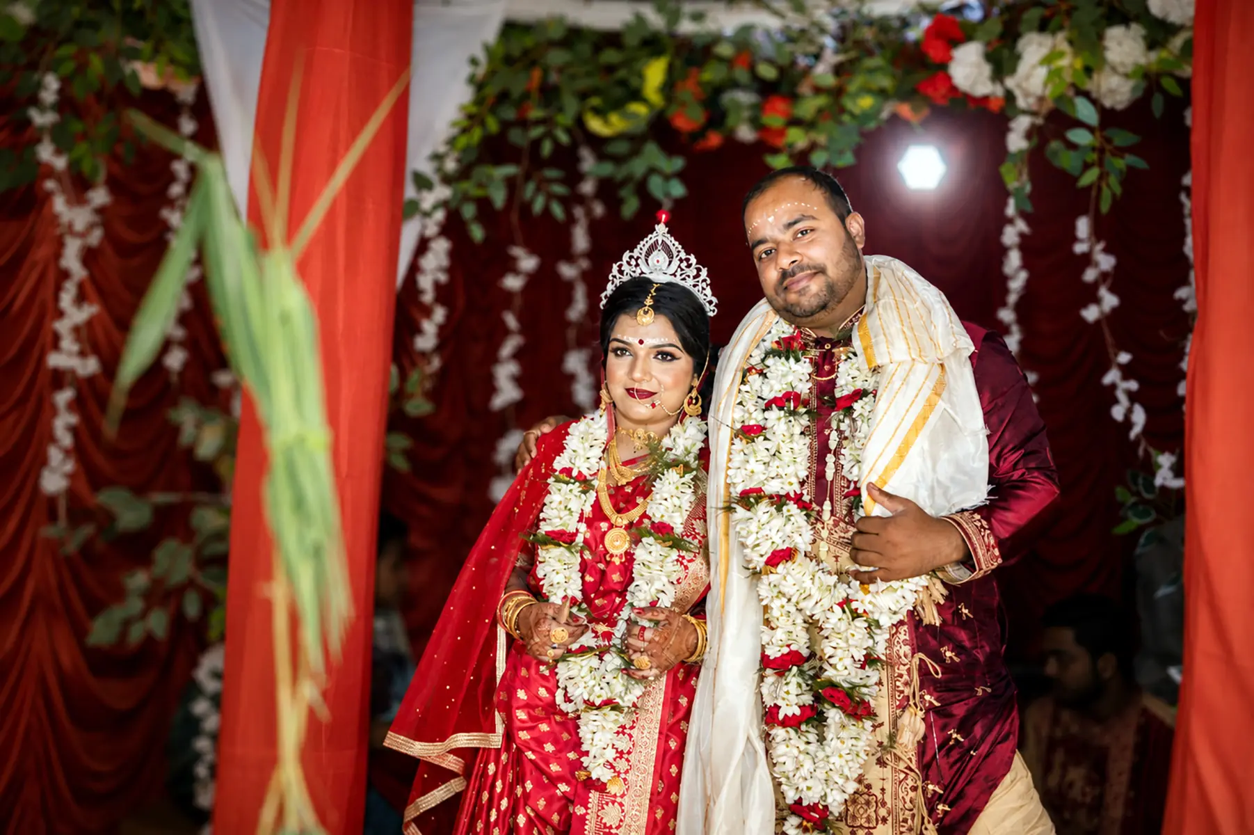 Bengali bride and groom photographed by Twin Lens in Kolkata