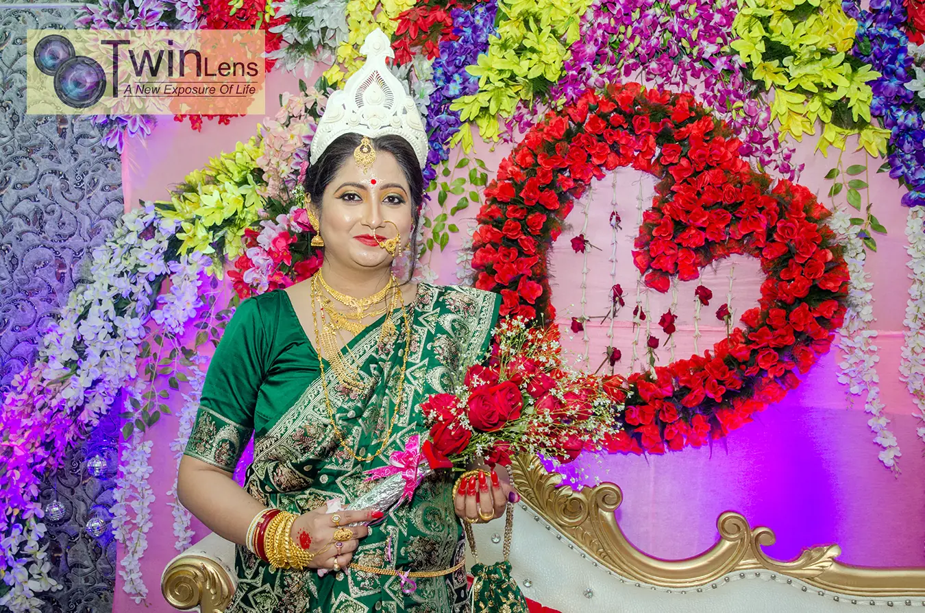 Bengali Bride Floral Stage Portrait by Twin Lens Kolkata