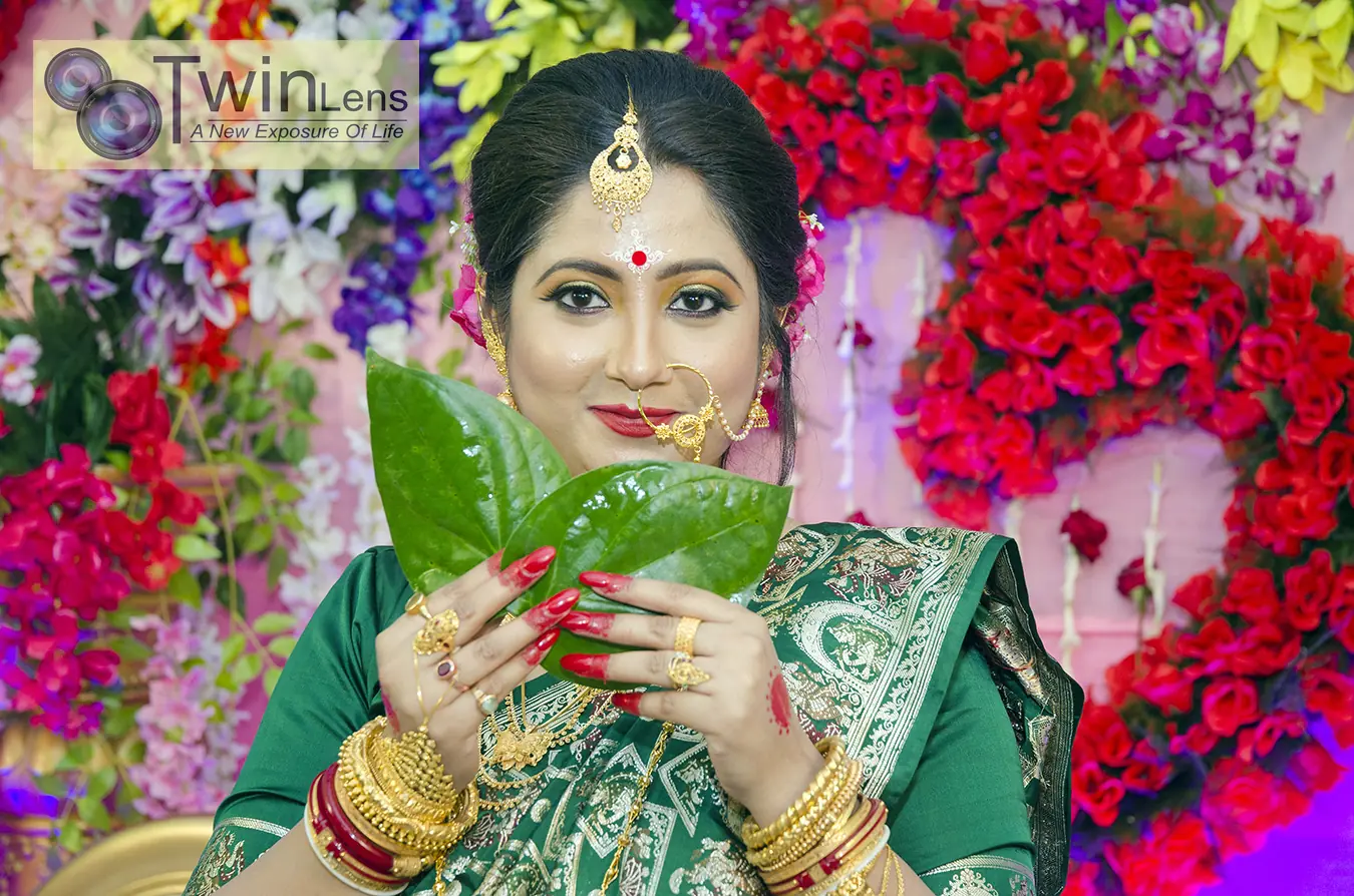Bengali Bride Green Saree Bridal Portrait by Twin Lens Kolkata