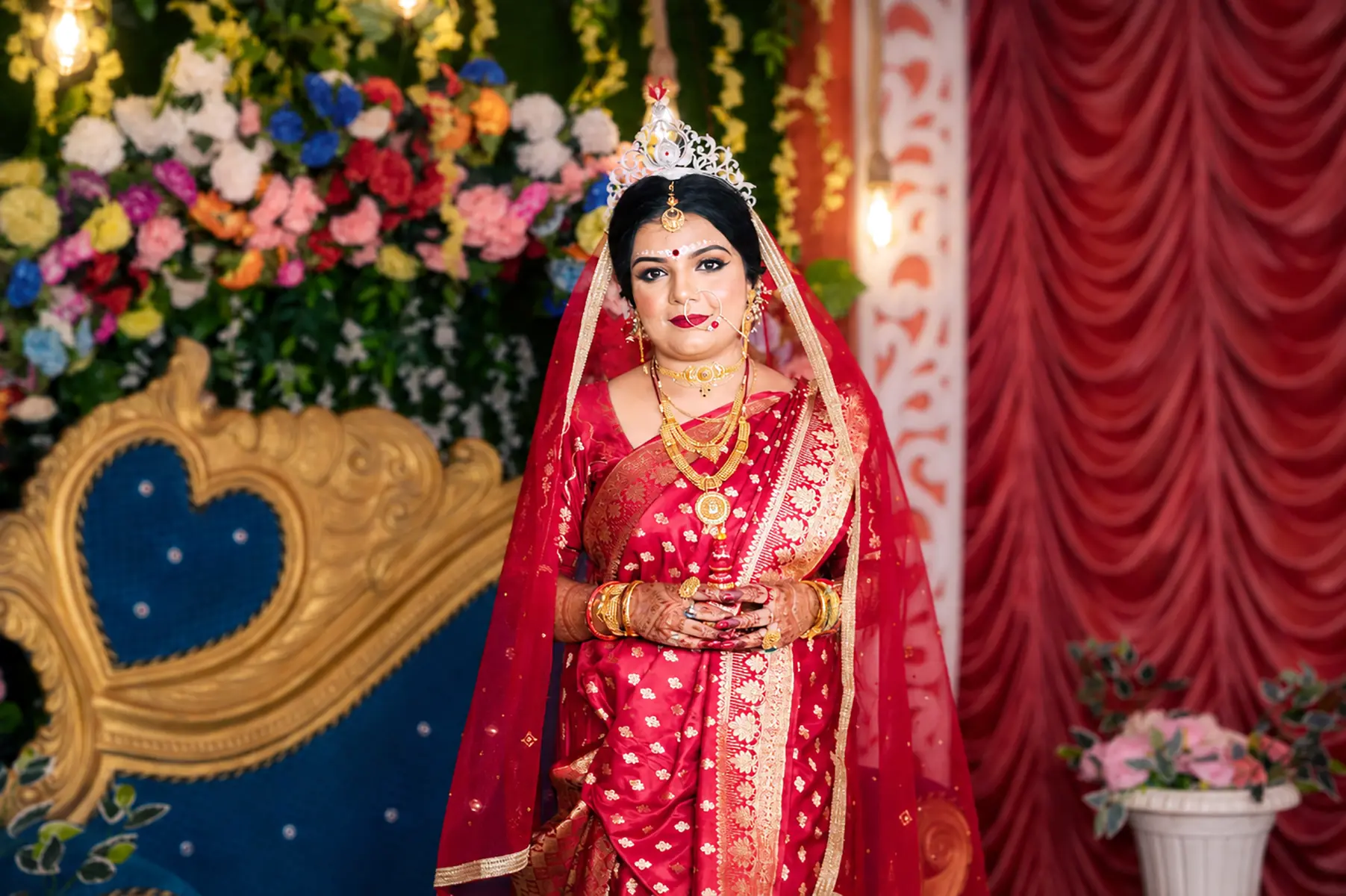 Bengali Bride On Wedding Stage Kolkata by Twin Lens Kolkata