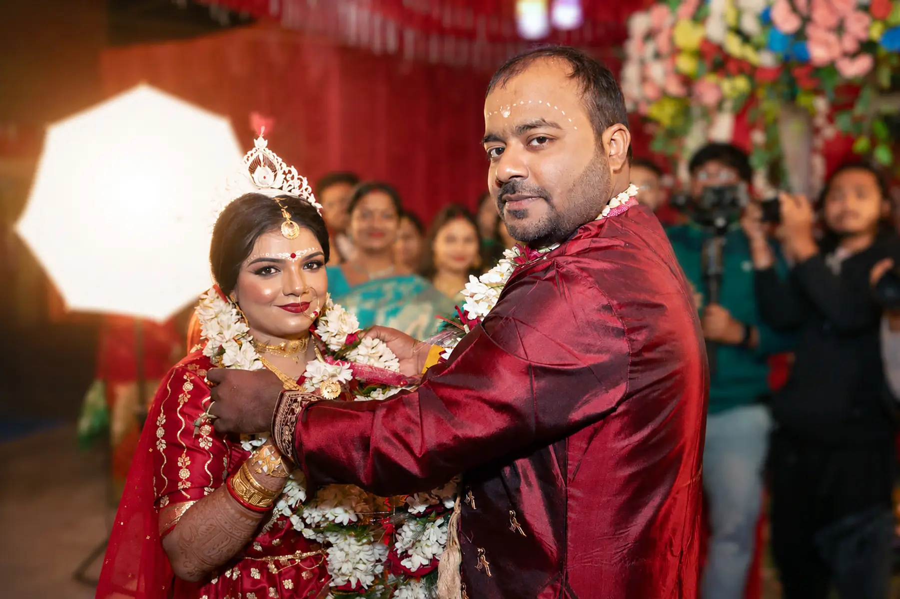 Bengali Wedding Couple Garland Ceremony by Twin Lens Kolkata